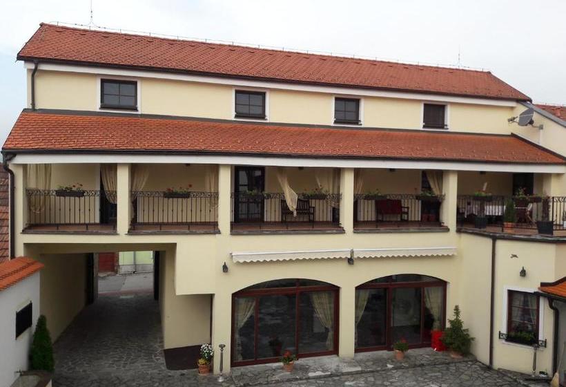 膳宿费 Sebastian U Hoffera