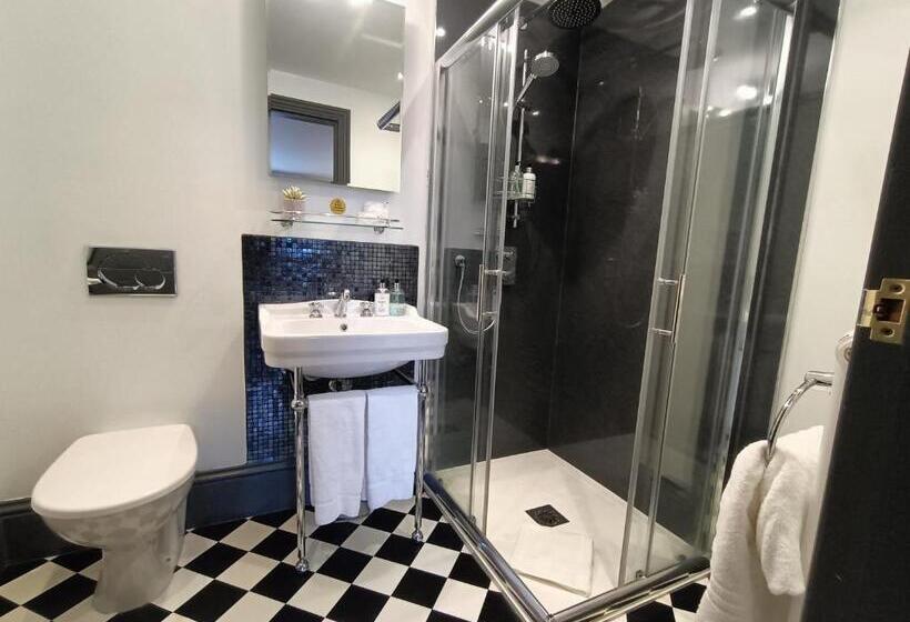 پانسیون The Linden Stansted