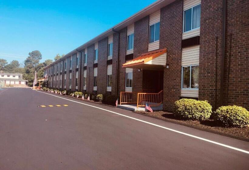 فندق صغير Raceway Inn