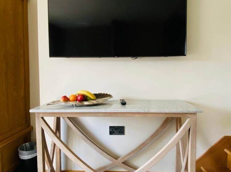 فندق صغير The Star Inn 1744