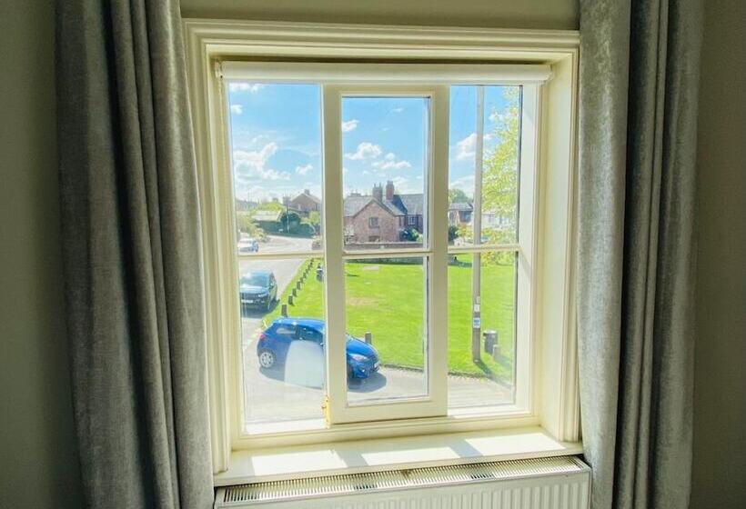 فندق صغير The Star Inn 1744