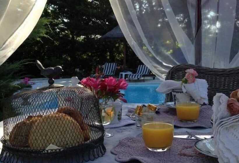 تختخواب و صبحانه Le Moulin De Sonnailles