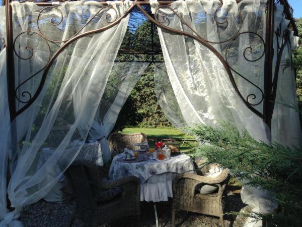 تختخواب و صبحانه Le Moulin De Sonnailles