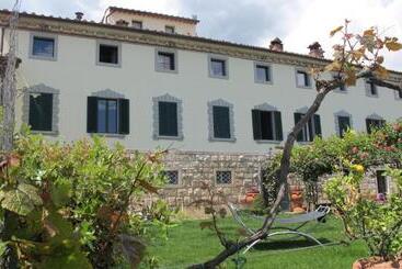 هتل La Casaccia Guelfi