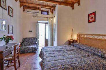 هتل Masseria Casina Vitale