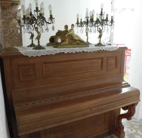 پانسیون Hostal Cal Pla