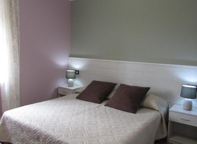بنسيون Hostal Can Bassalis