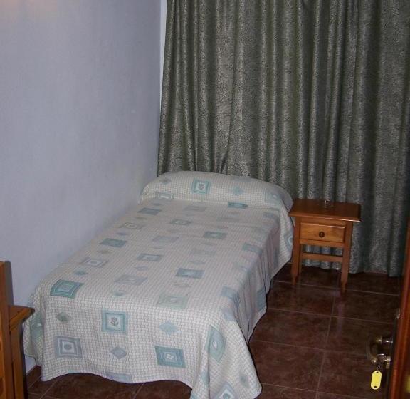 بنسيون Hostal Villega