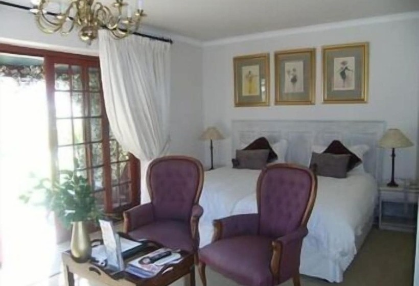 پانسیون Mulligans Guest Lodge