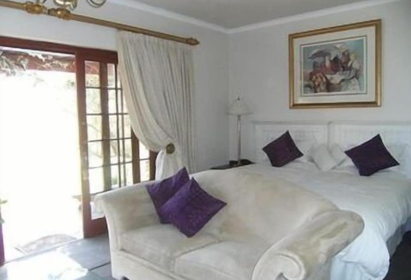 پانسیون Mulligans Guest Lodge