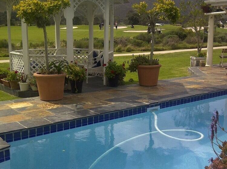 پانسیون Mulligans Guest Lodge