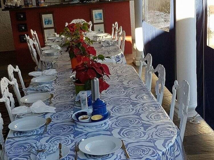 پانسیون Mulligans Guest Lodge