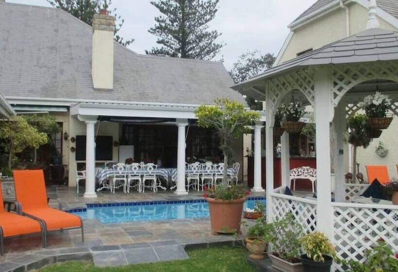 پانسیون Mulligans Guest Lodge