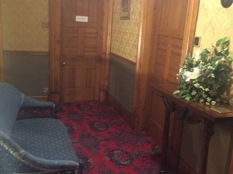 بنسيون Oakfield Lodge Guest House Stockport