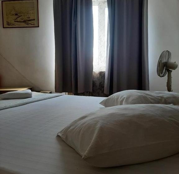 پانسیون Piccola Italia Casa Racovita