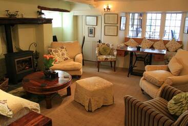 پانسیون The Salty Monk Bed & Breakfast
