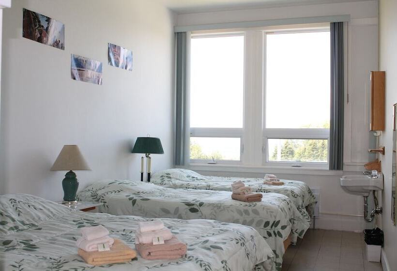 هاستل Auberge La Petite école De Forillon
