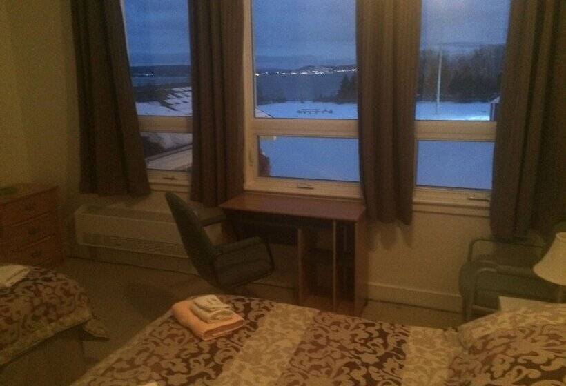 هاستل Auberge La Petite école De Forillon
