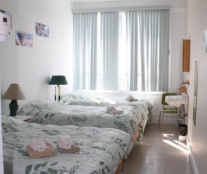هاستل Auberge La Petite école De Forillon