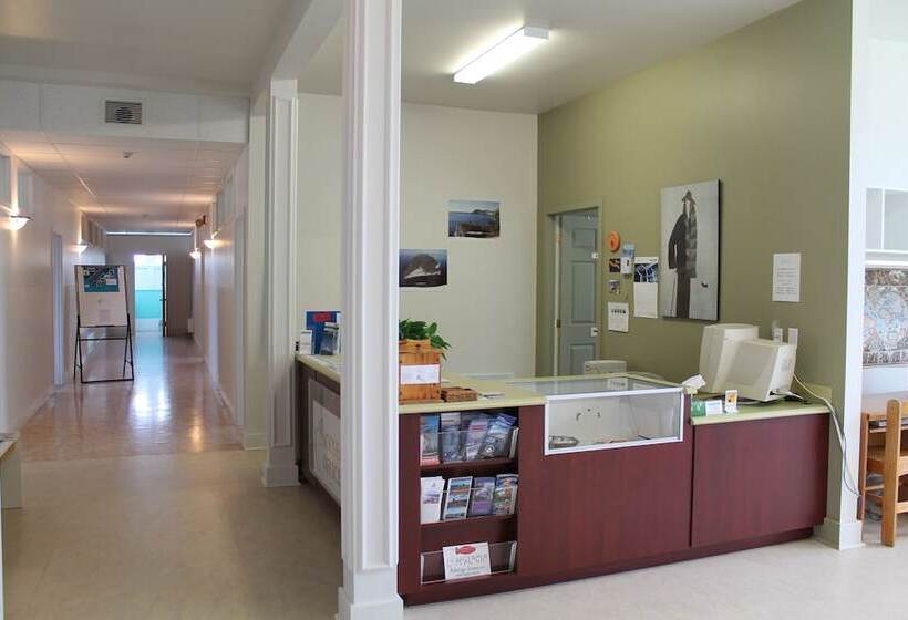 هاستل Auberge La Petite école De Forillon