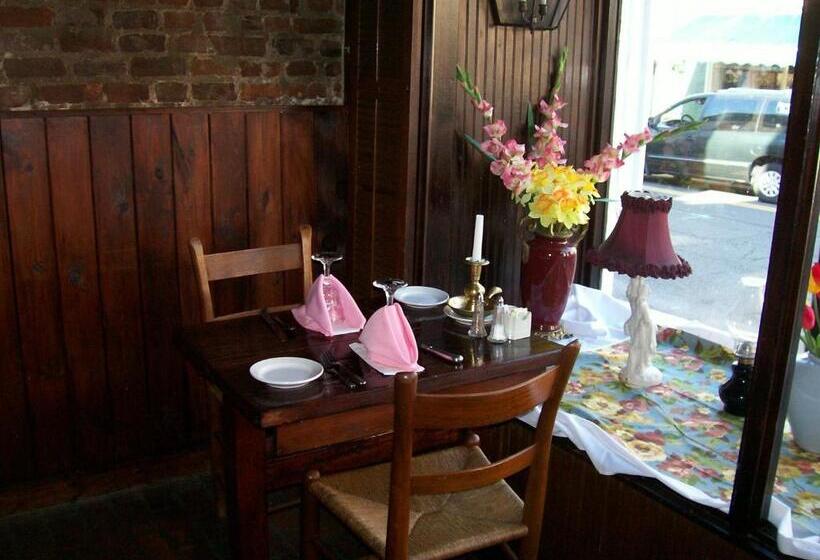 فندق صغير Leesburg Colonial Inn