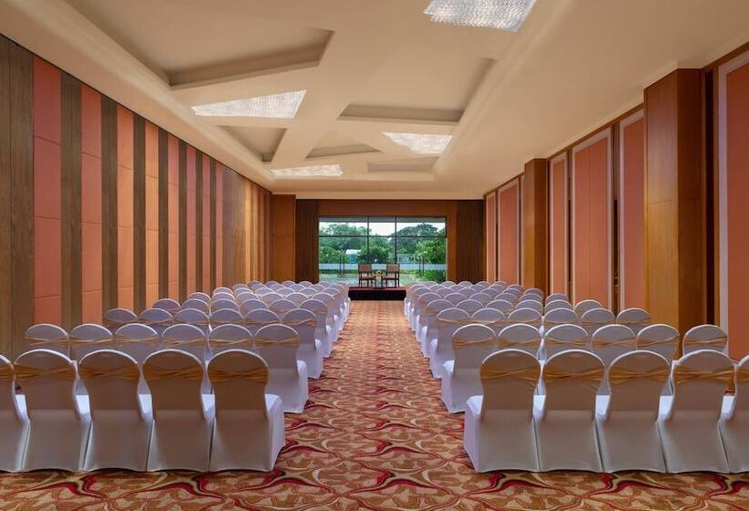 호텔 Courtyard By Marriott Madurai