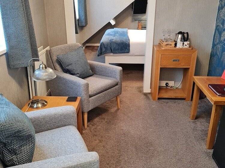 پانسیون Brookside Guest House & Mini Spa