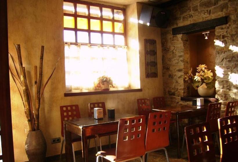 פנסיון Hostal Restaurante Arangoiti