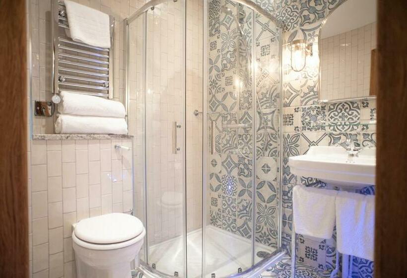 هاستل Cromwell Arms Country Pub With Rooms