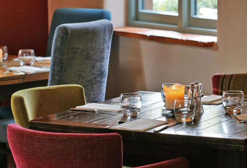 هاستل Cromwell Arms Country Pub With Rooms