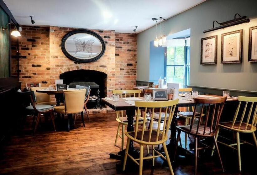 هاستل Cromwell Arms Country Pub With Rooms
