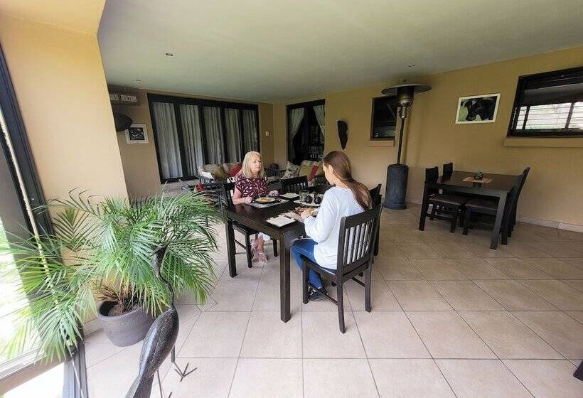 مبيت وإفطار Blue Hills Lodge
