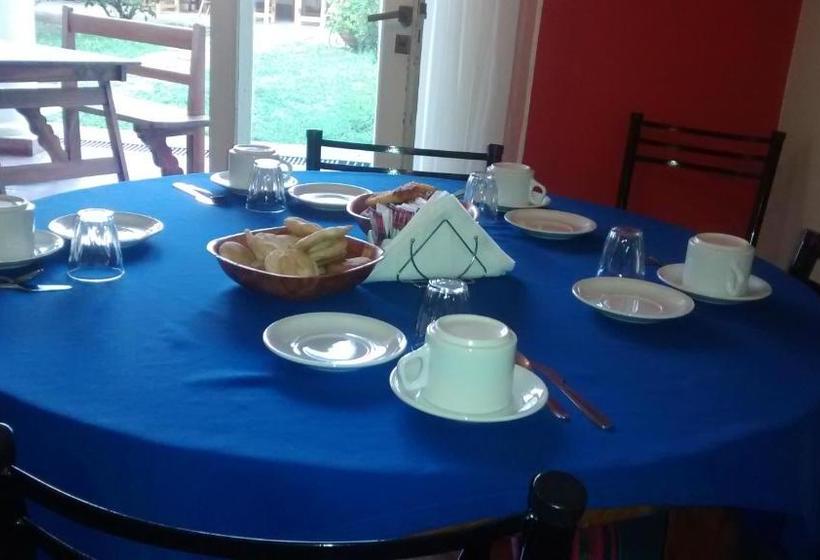 تختخواب و صبحانه Hostal Pueblo Andino