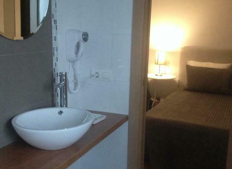 פנסיון Hostal Montilla Sotogrande
