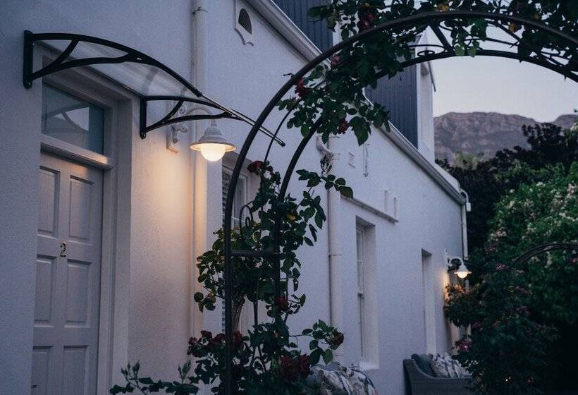 پانسیون Les Chambres Guest House