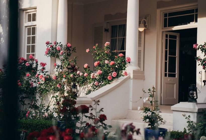 پانسیون Les Chambres Guest House