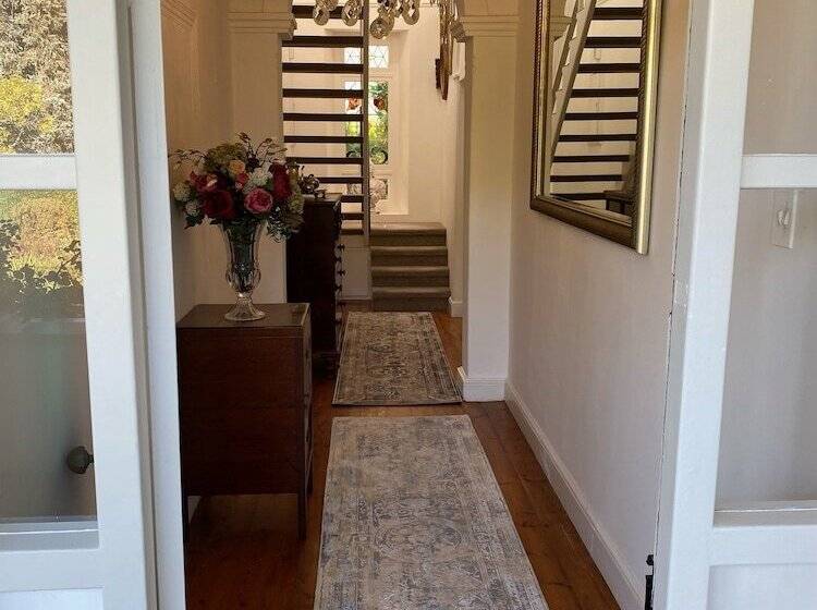 پانسیون Les Chambres Guest House