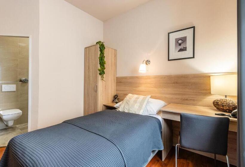 펜션 Penzion A Restaurace Stará Roudná