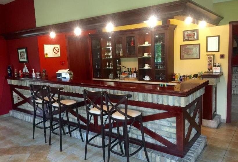 پانسیون Villa Larus