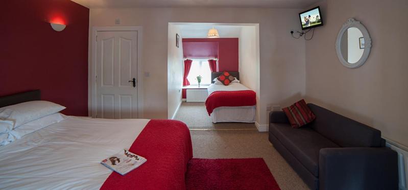 فندق صغير Finn Maccools Public House & Guest Inn