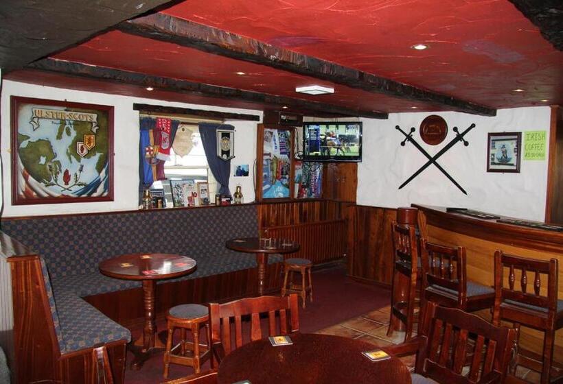 فندق صغير Finn Maccools Public House & Guest Inn