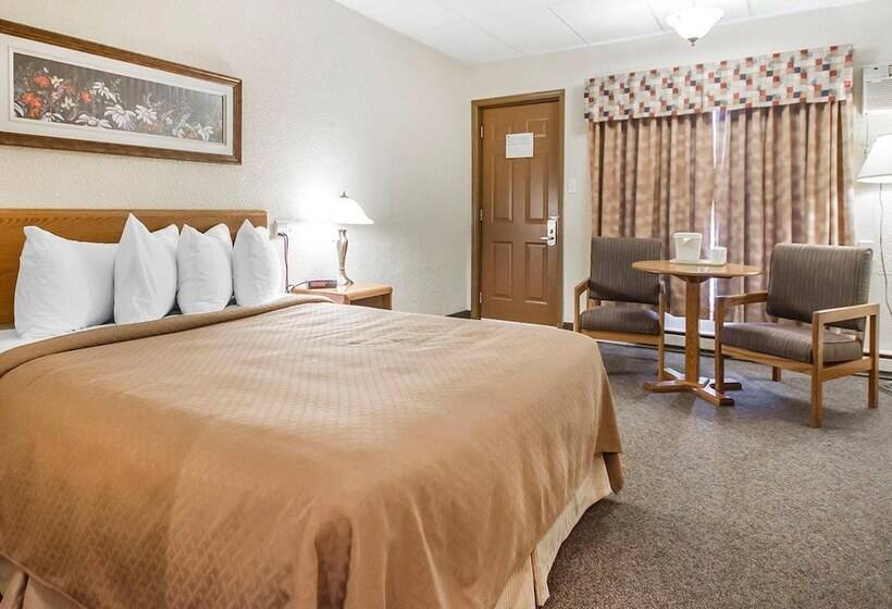 هاستل Rodeway Inn