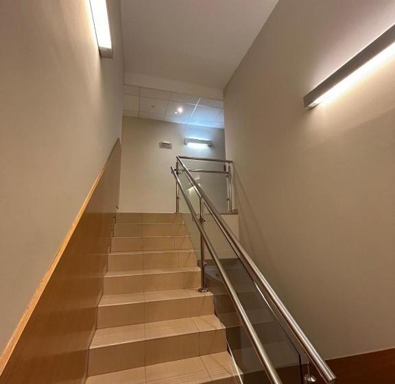بنسيون Hostal Aralar