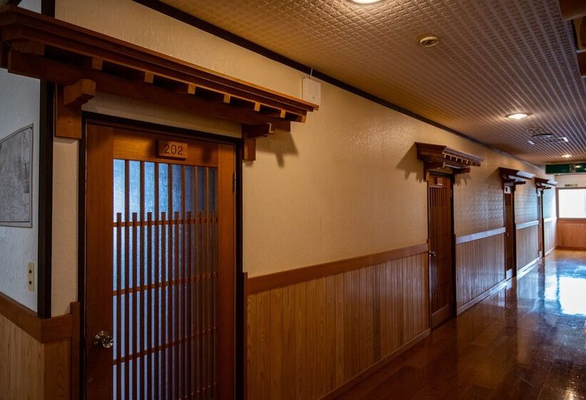 بنسيون Toemu Nozawa Lodge