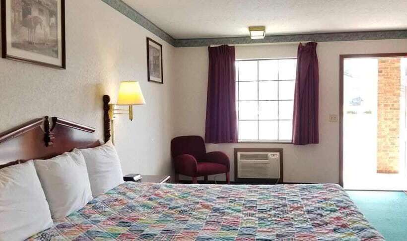 הוסטל Americas Inn Bardstown