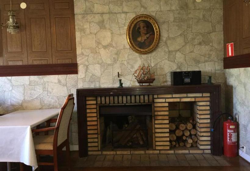 הוסטל Grums Old House