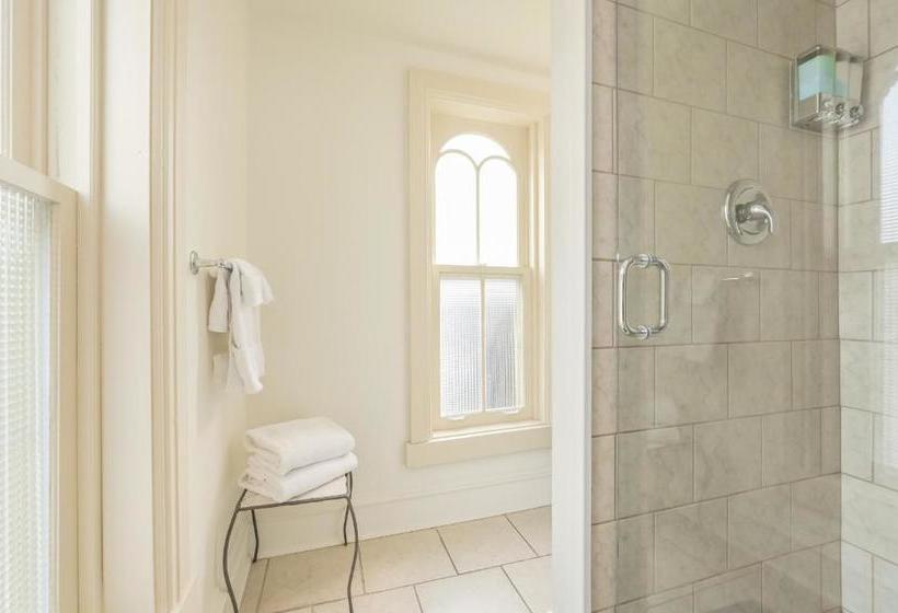 호스텔 St Andrew Suites