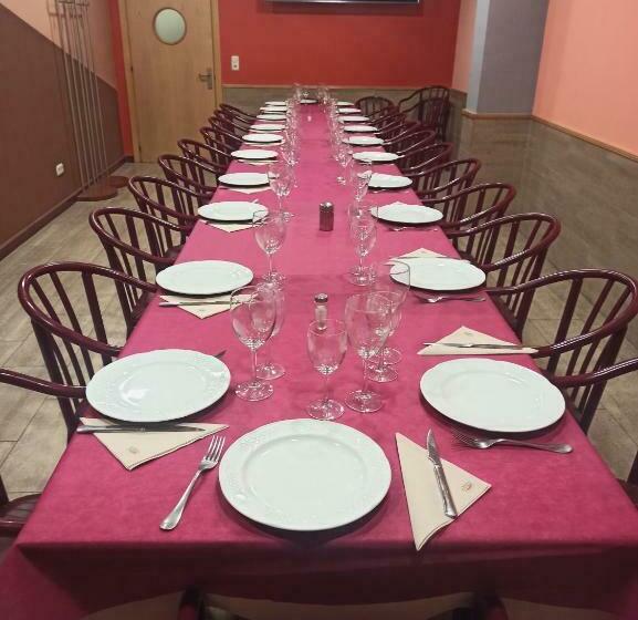 بنسيون Hostal Restaurante Baraka