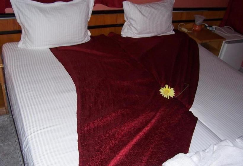 פנסיון Nelly Guest House