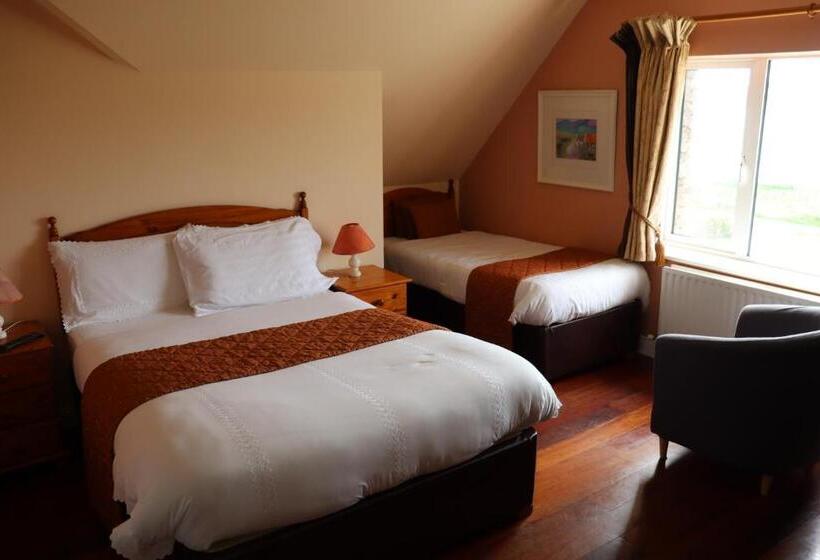 بنسيون The Old Pier Guest Accommodation, Bed Only, No Breakfast